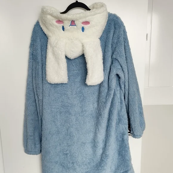 NEW Cinnamon Roll Hooded Robe - Picture 7 of 7